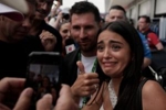 阿根廷裔女歌手见梅西的&ldquo;表情包&rdquo;火了！她是F1车手克拉平托女友